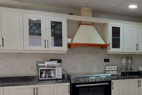 Kitchen maintenance work, Qarayya